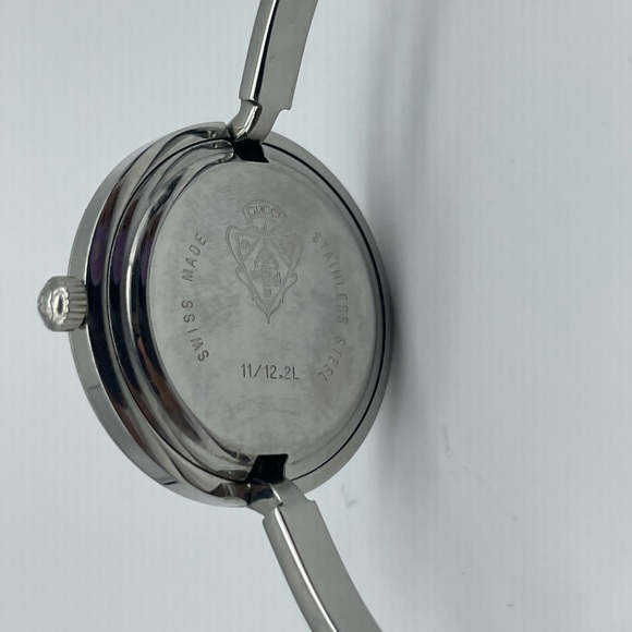 Gucci Women's Watch with Interchangeable Colored Bezels - Picture 8 of 10